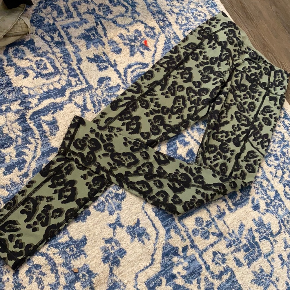 Victoria’s Secret knock out leggings